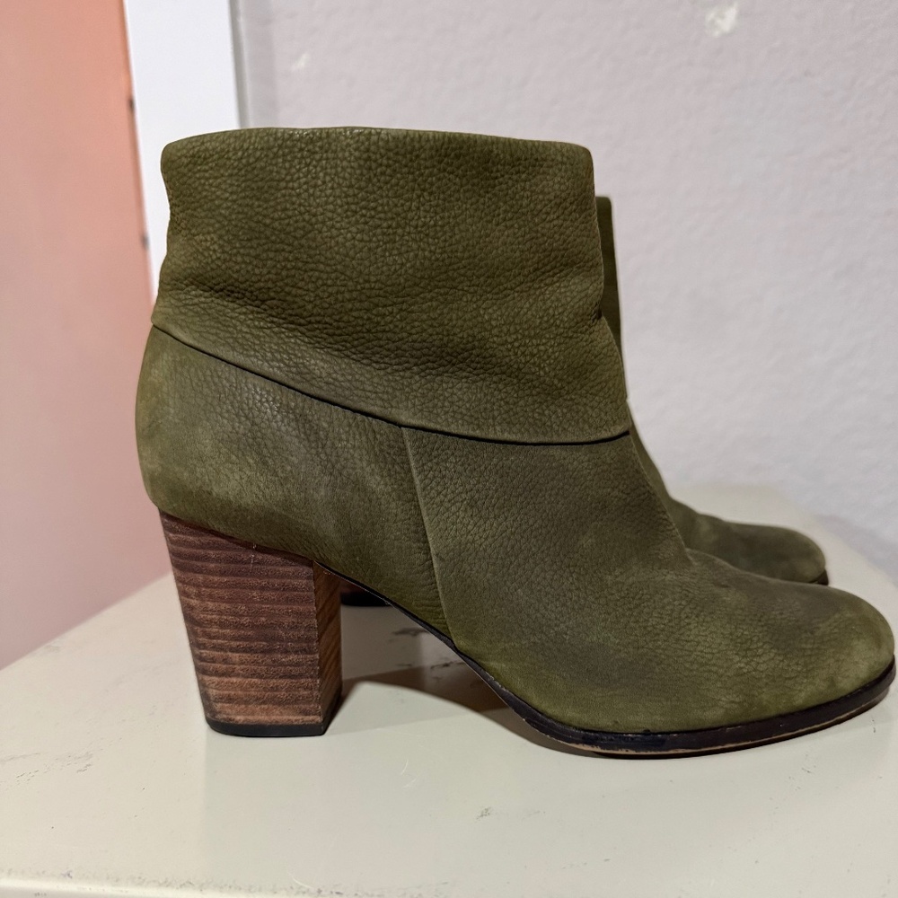 Cole Haan Cassidy Nubuck Zip Ankle Boots Olive 8.5